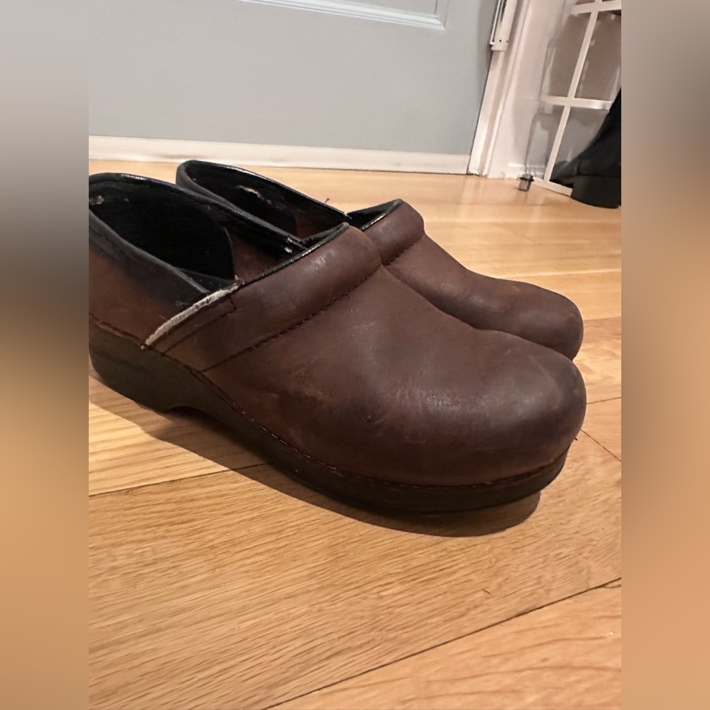 Dansko Brown Leather Women’s Clogs 9.5/40